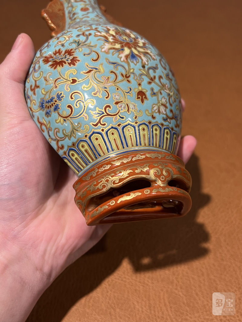 清嘉庆 御制松石绿地洋彩描金缠枝花卉纹壁瓶 - 图4